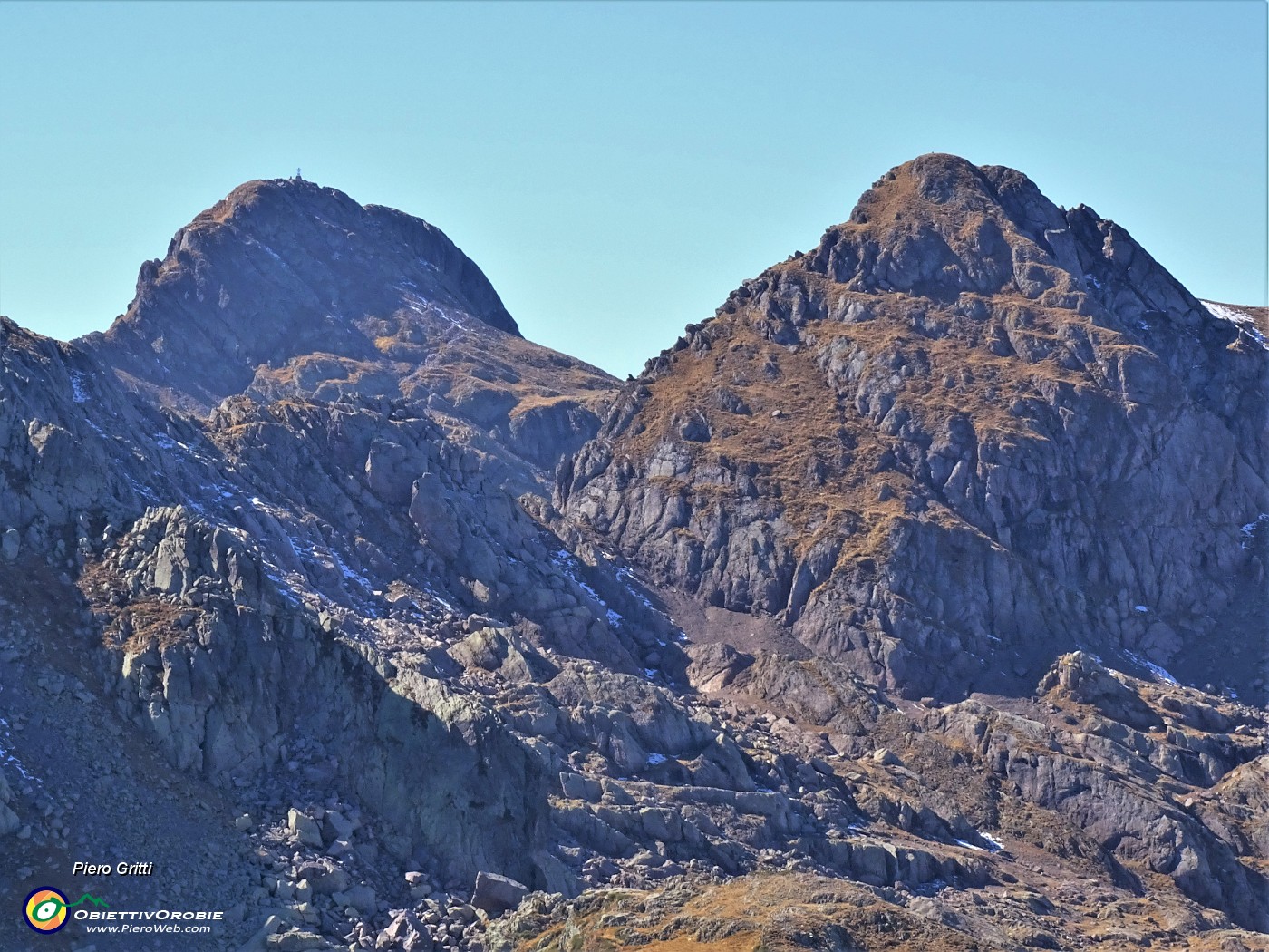 43 Zoom in Pizzo Paradiso (2493 m) a dx e Pizzo Tre Signori (2554 m ) a sx.JPG